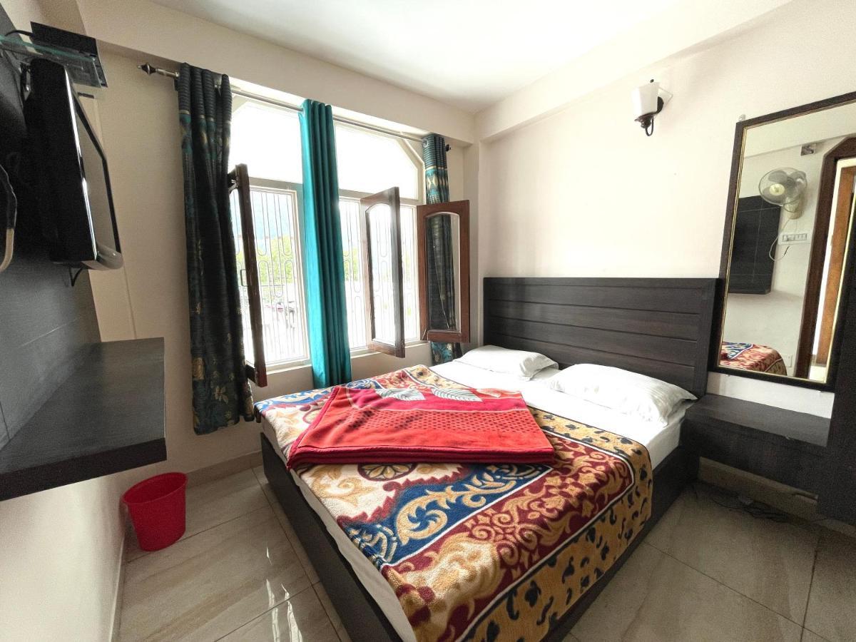 Hotel Prince ! Nainital Mall Road-Prime-Location In-Front-Of-Naini-Lake Hygiene-And-Spacious-Room 外观 照片