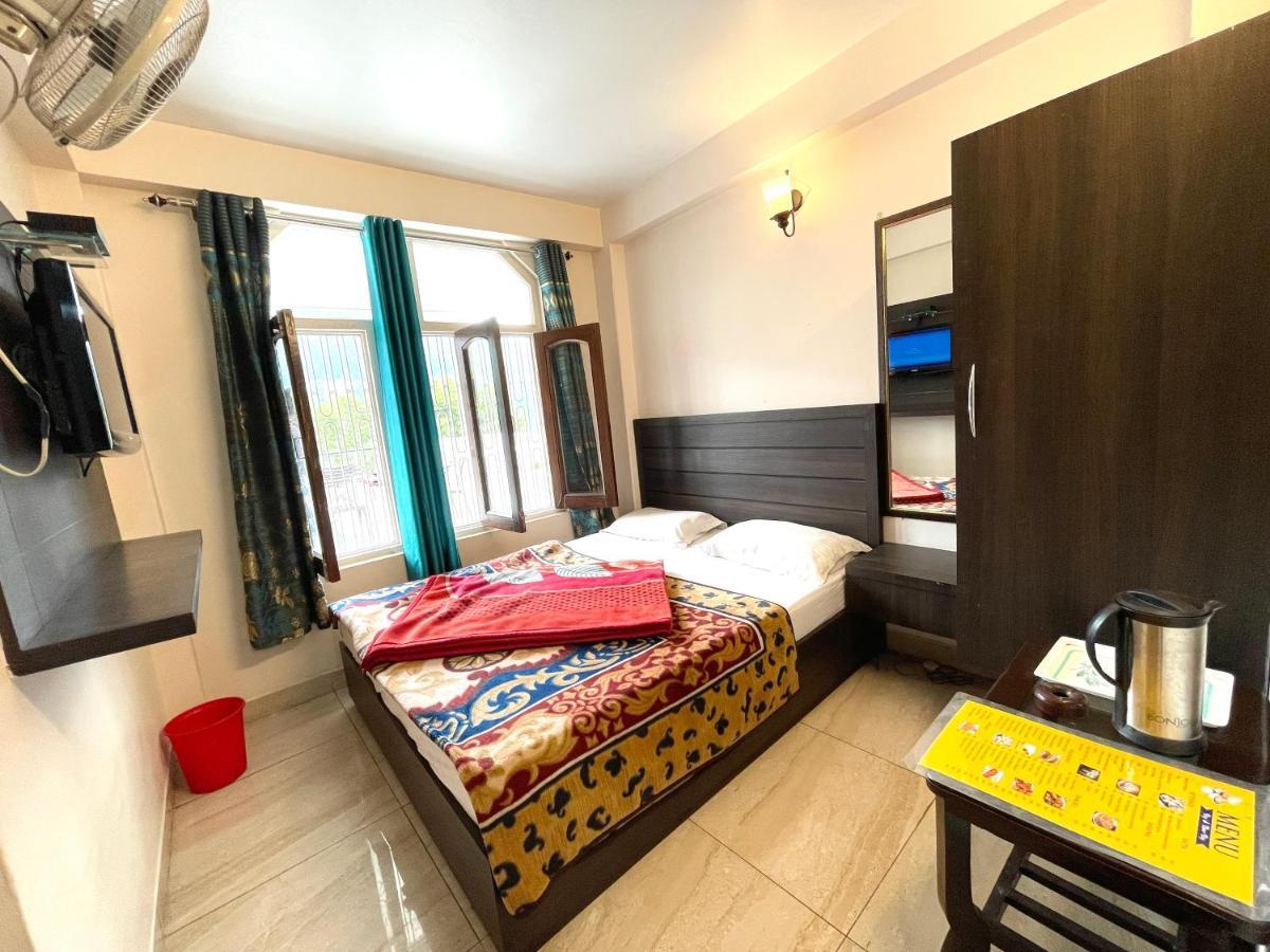 Hotel Prince ! Nainital Mall Road-Prime-Location In-Front-Of-Naini-Lake Hygiene-And-Spacious-Room 外观 照片