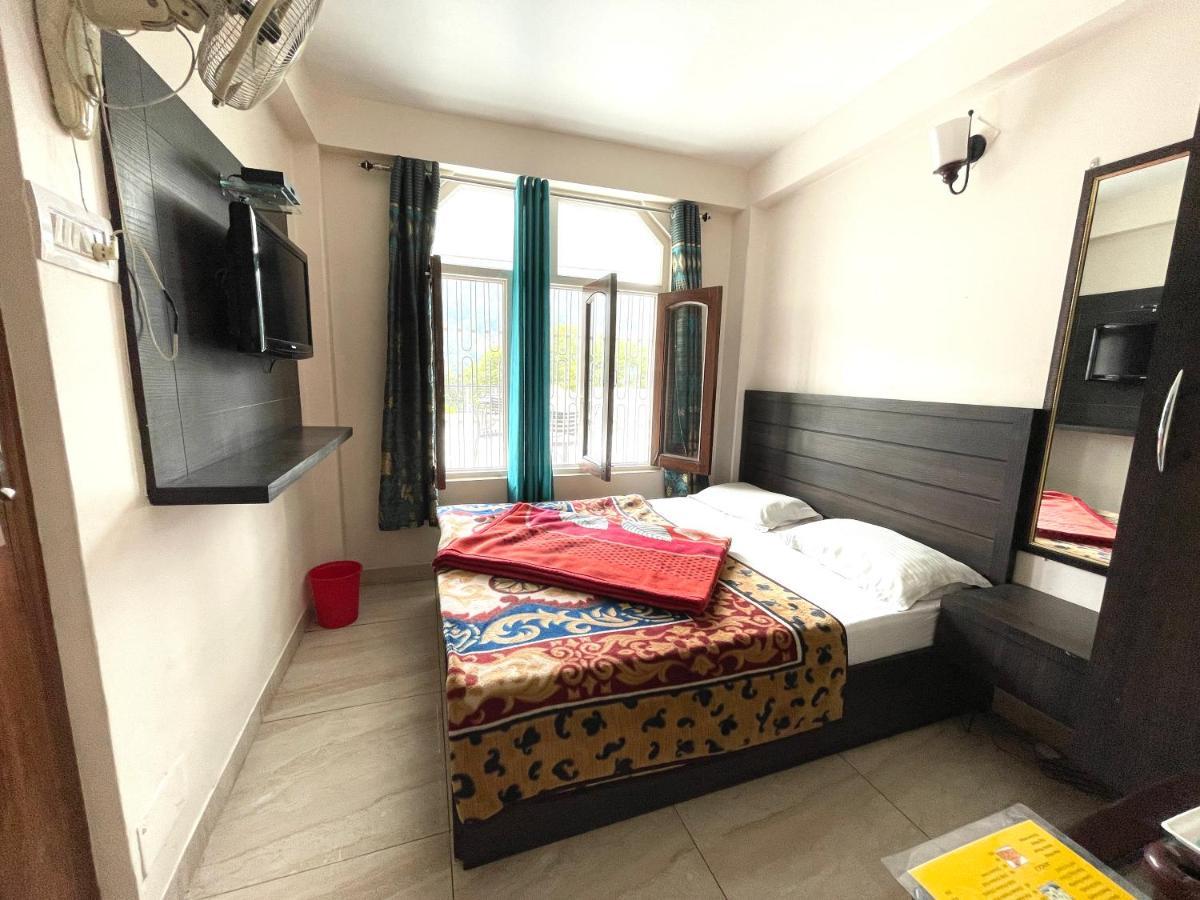 Hotel Prince ! Nainital Mall Road-Prime-Location In-Front-Of-Naini-Lake Hygiene-And-Spacious-Room 外观 照片