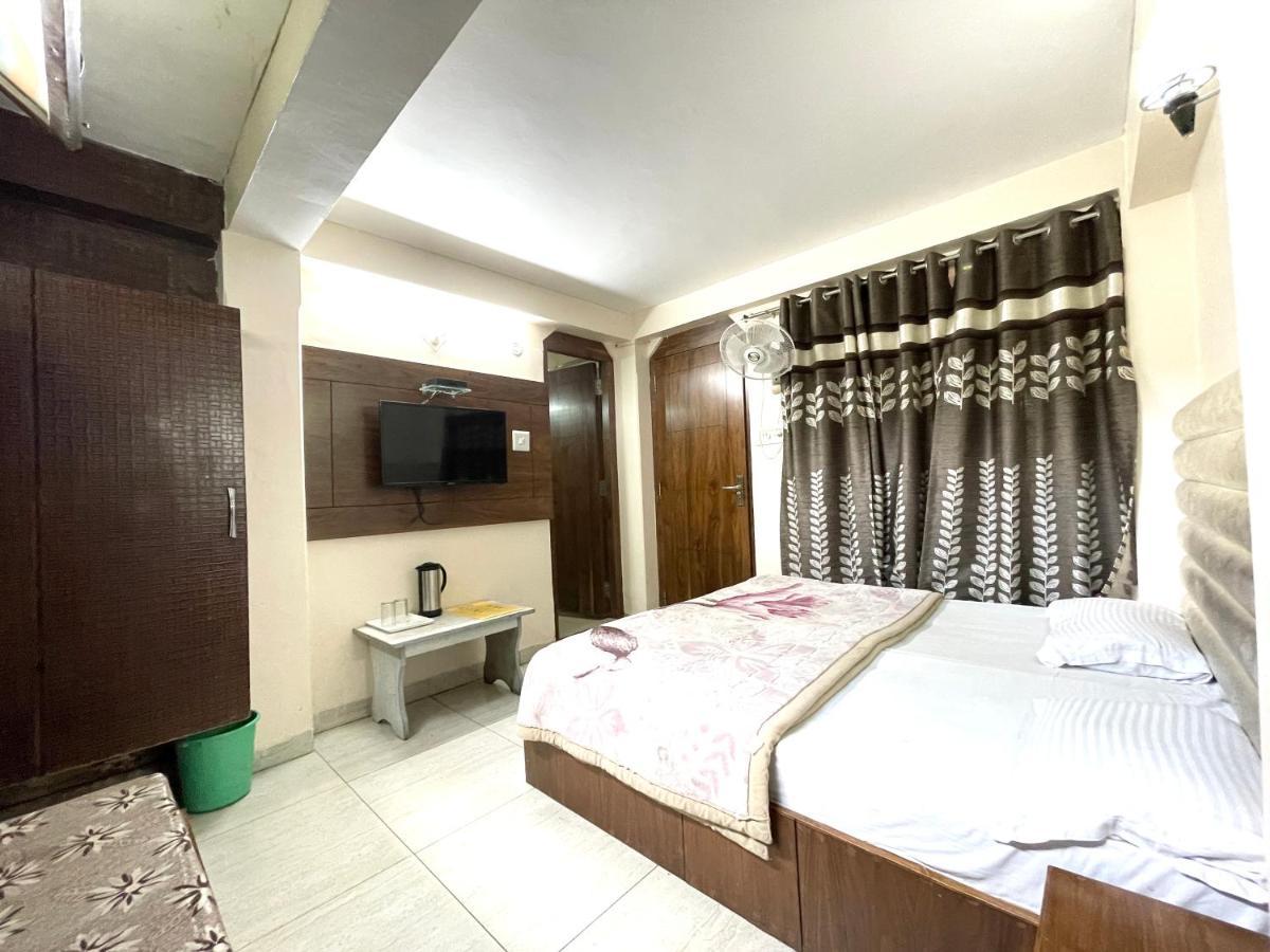 Hotel Prince ! Nainital Mall Road-Prime-Location In-Front-Of-Naini-Lake Hygiene-And-Spacious-Room 外观 照片