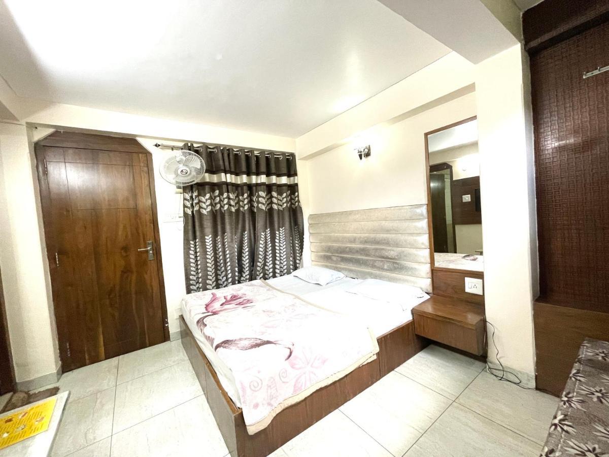 Hotel Prince ! Nainital Mall Road-Prime-Location In-Front-Of-Naini-Lake Hygiene-And-Spacious-Room 外观 照片