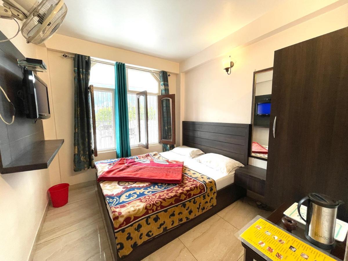 Hotel Prince ! Nainital Mall Road-Prime-Location In-Front-Of-Naini-Lake Hygiene-And-Spacious-Room 外观 照片